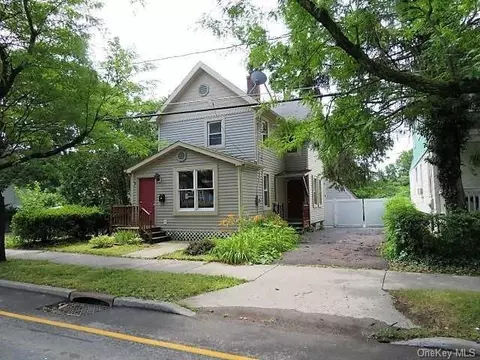 470 Maple St, Poughkeepsie, NY 12601 photo 1
