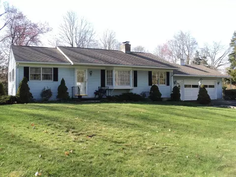 34 Colburn Dr, Poughkeepsie, NY 12603 photo 1