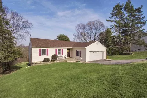 324 Sunset Hl E, Fishkill, NY 12524 photo 1