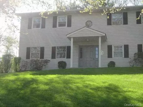 5 Yew Ct #D, Fishkill, NY 12524 photo 1