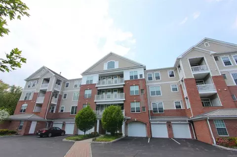 443 Regency Dr, Fishkill, NY 12524 photo 1