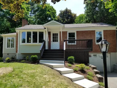 17 Memory Ln, Poughkeepsie, NY 12603 photo 1