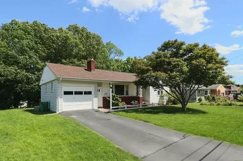 64 Ray Blvd, Poughkeepsie, NY 12603 photo 1