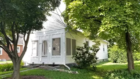 17 Case Ct, Poughkeepsie, NY 12603 photo 1