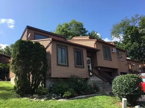24 Beech Ct, Fishkill, NY 12524 photo 1