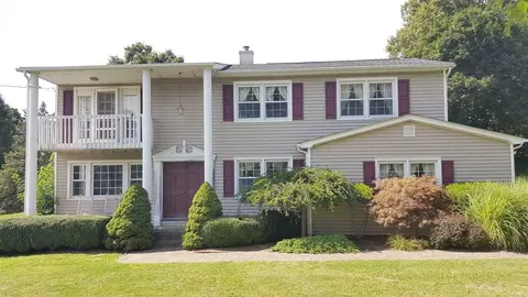 69 W Redoubt, Fishkill, NY 12524 photo 1