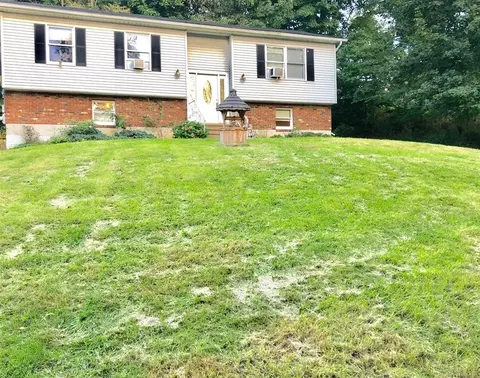 1866 New Hackensack Rd, La Grange, NY 12603 photo 1