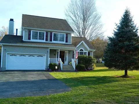 323 Carey, Fishkill, NY 12524 photo 1