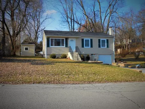 9 Fairfax Rd, Fishkill, NY 12524 photo 1