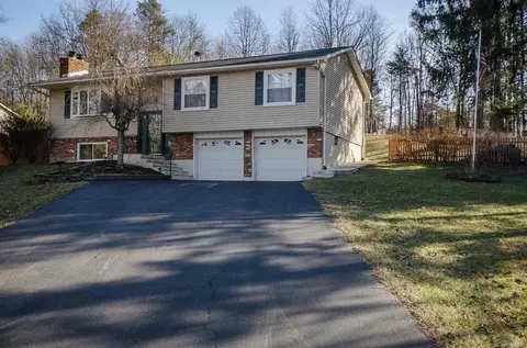 2 Elbern Dr, La Grange, NY 12603 photo 1