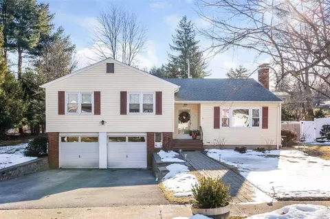 7 Kimball Rd, Poughkeepsie, NY 12601 photo 1