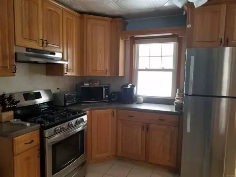 37 Park Ave, Poughkeepsie, NY 12603 photo 1
