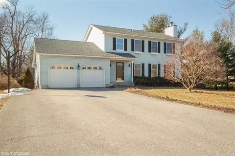 4 Sandi Ln, Fishkill, NY 12524 photo 1