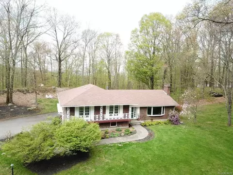 107 Jackson Rd, Sharon, CT 06069 photo 1