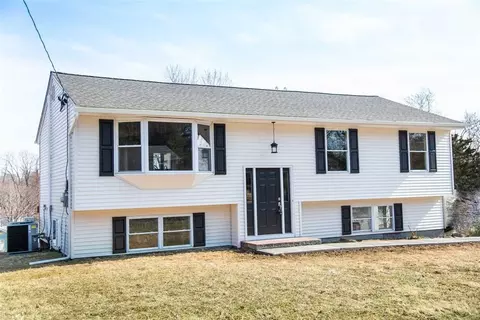 99 S Gate Dr, Poughkeepsie, NY 12601 photo 1