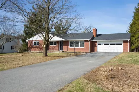 315 Sunset Hill Rd E, Fishkill, NY 12524 photo 1