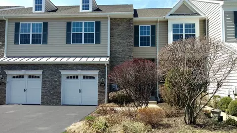 1006 Dutcher Dr, Fishkill, NY 12524 photo 1