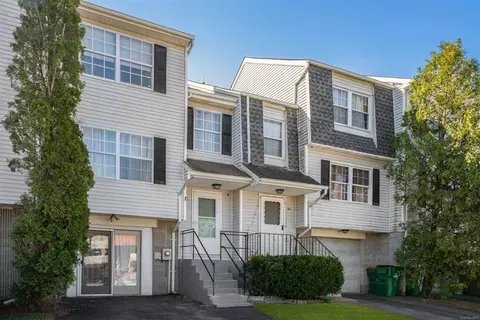 66 Windmill Rd, Poughkeepsie, NY 12601 photo 1