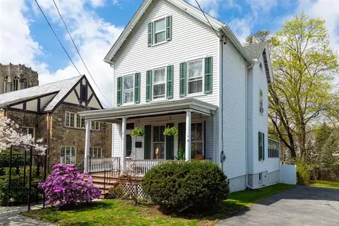 9 Hanscom Ave, Poughkeepsie, NY 12601 photo 1