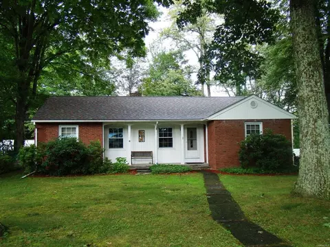 8 Harmony Cir, Poughkeepsie, NY 12603 photo 1