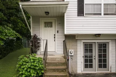 68 Windmill Rd, Poughkeepsie, NY 12601 photo 1