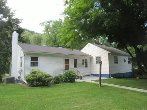 376 Cary Rd, Fishkill, NY 12524 photo 1