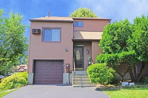 15 Walnut Ct, Fishkill, NY 12524 photo 1