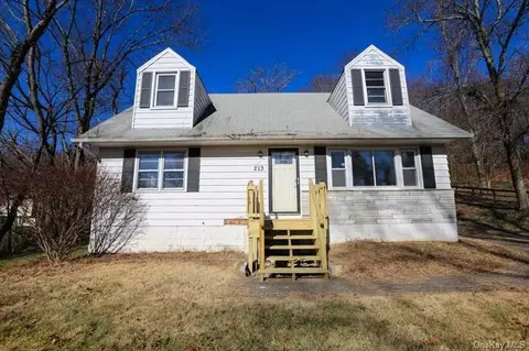 213 Diddell Rd, La Grange, NY 12603 photo 1
