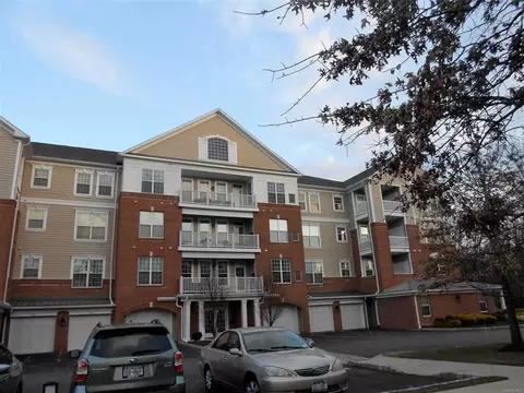 545 Regency Dr, Fishkill, NY 12524 photo 1