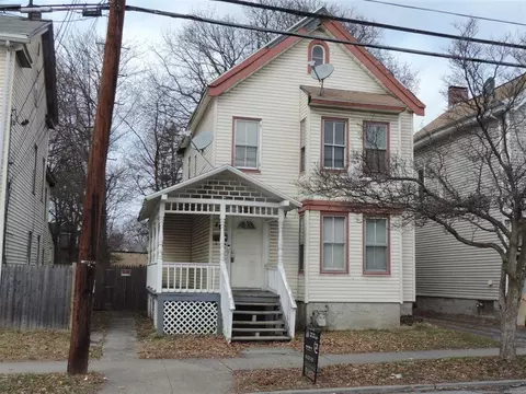 48 Smith St, Poughkeepsie, NY 12601 photo 1