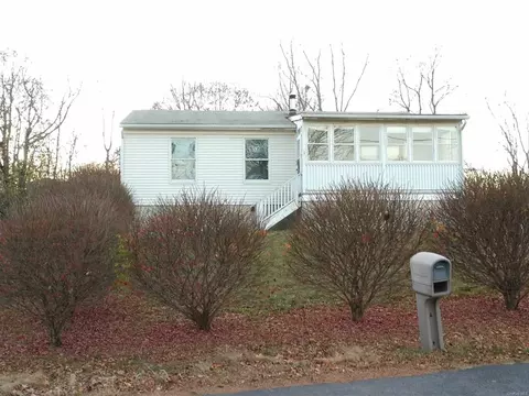 32 Pine Echo Dr, Poughkeepsie, NY 12601 photo 1