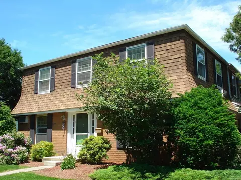 274 Hooker Ave #D1, Poughkeepsie, NY 12603 photo 1