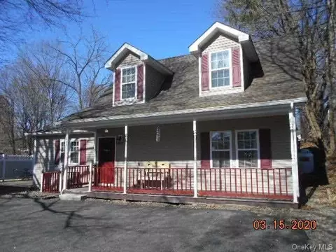 8 James St, Poughkeepsie, NY 12603 photo 1