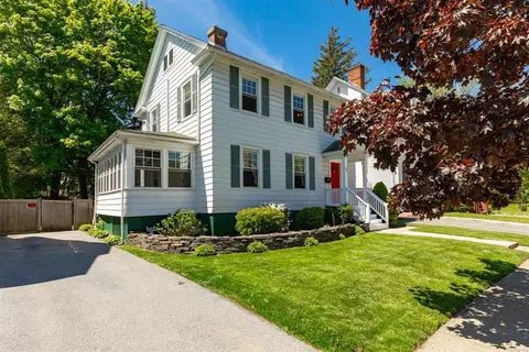 34 Crescent Rd, Poughkeepsie, NY 12601 photo 1