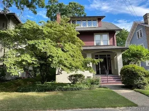 16 Crescent Rd, Poughkeepsie, NY 12601 photo 1