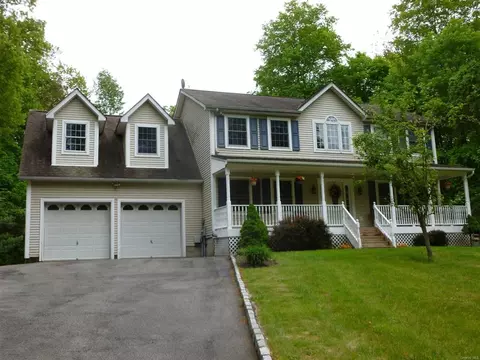 341 Cary Rd, Fishkill, NY 12524 photo 1