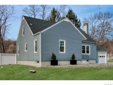 2285 New Hackensack Rd, Poughkeepsie, NY 12603 photo 1