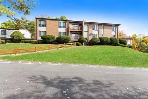 3 Hook Rd #55J, Poughkeepsie, NY 12601 photo 1