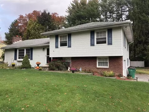 31 Monroe Dr, Poughkeepsie, NY 12601 photo 1