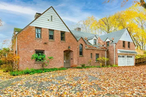 39 Loockerman Ave, Poughkeepsie, NY 12601 photo 1