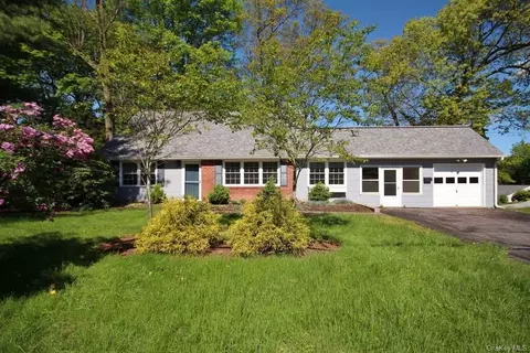 8 Miller Rd, Poughkeepsie, NY 12603 photo 1
