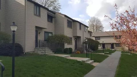 10 Squires Gate #E, Poughkeepsie, NY 12603 photo 1