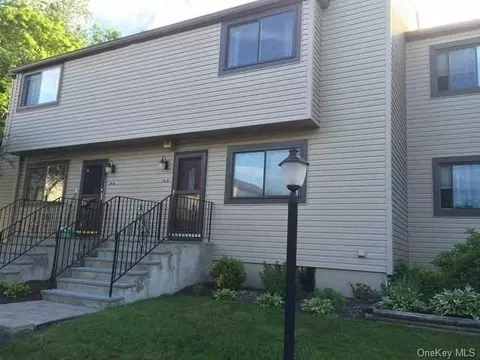 10 Squires Gate UNIT B, Poughkeepsie, NY 12603 photo 1