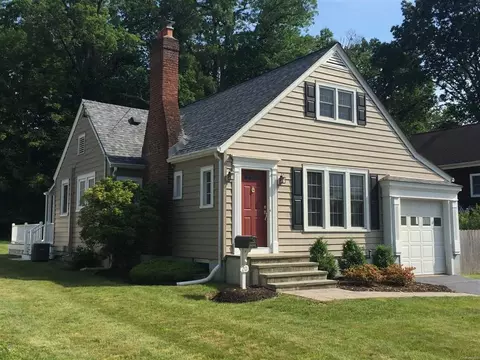 20 Vassar Rd, Poughkeepsie, NY 12603 photo 1