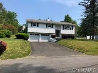 37 Windmill Rd, Poughkeepsie, NY 12601 photo 1