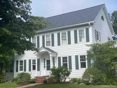 4 Gaskin Rd, Poughkeepsie, NY 12601 photo 1