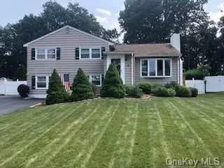 7 Cardinal Dr, Poughkeepsie, NY 12603 photo 1