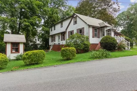 2 Eileen Blvd, Poughkeepsie, NY 12603 photo 1