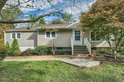 7 Fallkill Rd, Hyde Park, NY 12538 photo 1
