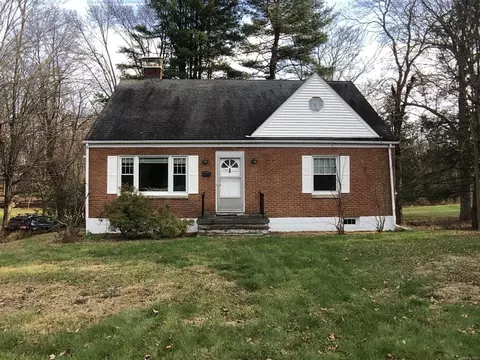 184 Overocker Rd, Poughkeepsie, NY 12603 photo 1
